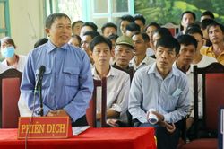 Phiên dịch viên đặc biệt tại tòa