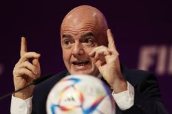 FIFA lại kêu gọi ngừng 'rao giảng đạo đức' tại World Cup