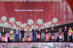 Phát huy truyền thống đoàn kết, gìn giữ các giá trị lịch sử văn hóa