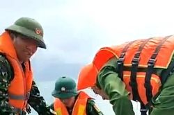 Hà Tĩnh: Nỗ lực tìm kiếm ngư dân mất tích trên biển