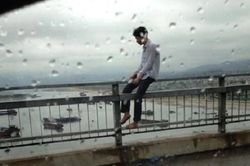 Vợ nghiện mua sắm khiến chồng uất nghẹn làm điều dại dột