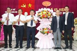 Giáo dục Tin tức giáo dục Phó Bí thư Thường trực Tỉnh ủy Phan Ngọc Thọ chúc mừng các nhà giáo Trường đại học Khoa học