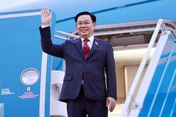 Chủ tịch Quốc hội Vương Đình Huệ lên đường tham dự Đại hội đồng AIPA - 43, thăm chính thức Vương quốc Campuchia và Cộng hòa Philippines