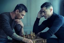 Ảnh chụp chung của Ronaldo và Messi là hình ghép
