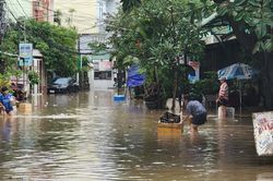 Bình Định: Mưa lớn khiến nhiều nơi ở TP Quy Nhơn chìm trong biển nước