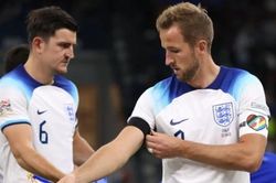Tại sao thủ quân tuyển Anh Harry Kane có thể nhận thẻ vàng ngay khi vào sân trong trận đầu tiên?