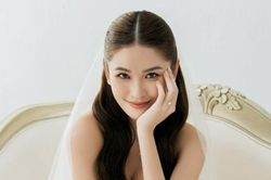 Á hậu Thùy Dung bất ngờ tung ảnh cưới xinh lung linh, thông báo sẽ lên xe hoa trong tháng 12