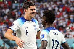 Maguire tái hiện thành tích của Beckham