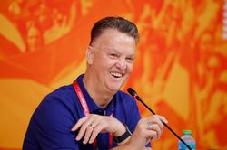 Van Gaal tiết lộ suýt đưa Sadio Mane về MU