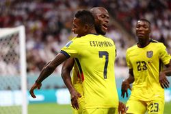 Qatar thua toàn diện trận mở màn World Cup 2022