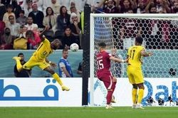 Cú đúp của Enner Valencia vùi chủ nhà Qatar trong thất vọng