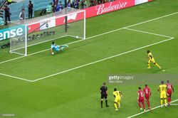 Qatar thua trận khai màn World Cup 2022