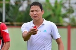 Anh Đức lần đầu làm HLV trưởng