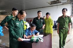 Tiếp tục phát hiện vật nghi là ma túy trôi dạt vào bờ biển Đà Nẵng