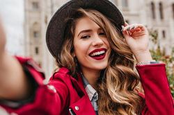 Vì sao đàn ông bị hấp dẫn bởi phụ nữ mặc trang phục màu đỏ?