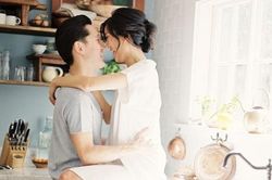 Chỉ 3 việc nhỏ nhưng là dấu hiệu của người đàn ông khó ngoại tình