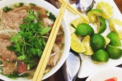 Khám phá những món ăn cực ngon trên phố ẩm thực Lý Quốc Sư – đâu chỉ nổi tiếng nhờ phở!