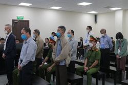 Xét xử sơ thẩm cựu thứ trưởng bộ y tế Cao Minh Quang trong vụ thiếu trách nhiệm gây thất thoát hơn 3,8 triệu usd - Đề nghị nhiều án treo