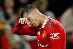 Cristiano Ronaldo đưa ra tuyên bố sau khi Man Utd hủy hợp đồng