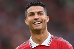 MU chia tay Ronaldo