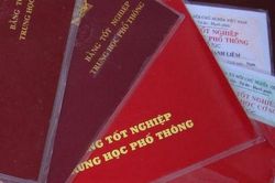 Hy hữu, Bộ GD&ĐT cấp trùng phôi, 9 người bị Hà Nội thu hồi bằng THPT