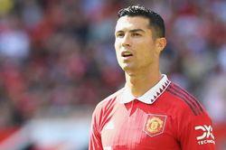 Ronaldo bị trừng phạt sau khi rời Man United