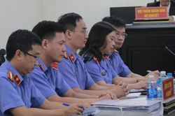 Phần đối đáp sâu sắc của VKS trong vụ xét xử cựu Thứ trưởng Bộ Y tế