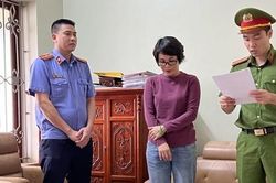 Khởi tố nguyên chủ tịch thị trấn và nữ giám đốc 'làm phép' hồ sơ dự thầu