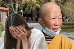 Nữ tu quyên góp tiền làm từ thiện thay vì đóng học phí cho con