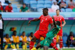 Thụy Sĩ nhọc nhằn vượt ải Cameroon