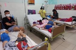 600 học sinh iSchool Nha Trang ngộ độc thực phẩm: 'Lộ' lỗ hổng lớn...