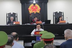 Cựu Thứ trưởng Bộ Y tế Cao Minh Quang bị tuyên 30 tháng án treo