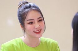 Tiểu Vy, Thụy Vân chấm mặt mộc thí sinh Hoa hậu Việt Nam
