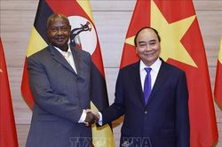 Chủ tịch nước Nguyễn Xuân Phúc chủ trì tiệc chiêu đãi chào mừng Tổng thống Uganda