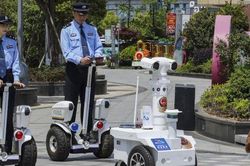 Trung Quốc: Robot cảnh sát giúp tăng sức mạnh tuần tra lên 10 lần