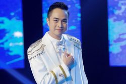 Nhật Tinh Anh 'cơm no áo ấm' suốt 17 năm nhờ một bài hát