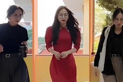 Gen Z làm cô giáo: Mỗi ngày một kiểu trang phục, 'cân đẹp' từ style dịu dàng đến cá tính