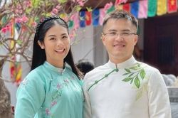 Thiệp cưới đựng trong ống tre của Ngọc Hân