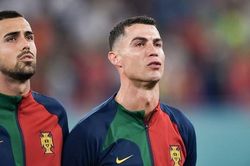 Ronaldo rơm rớm nước mắt, chực bật khóc trong ngày ra quân World Cup 2022