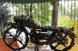 Mô tô gỗ nu độc nhất vô nhị trong quán phở TP. Cần Thơ