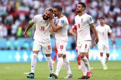 Tuyển Iran gây địa chấn World Cup 2022: Tự hào quá, châu Á!