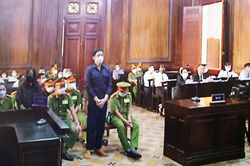 'Dì ghẻ' Nguyễn Võ Quỳnh Trang lại khóc nức nở tại tòa