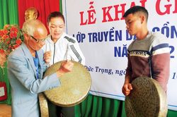 Tâm huyết trao truyền tiếng chiêng cho thế hệ trẻ