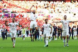 Nhìn lại World Cup ngày thứ 6: Các đại diện châu Á vui buồn xen lẫn