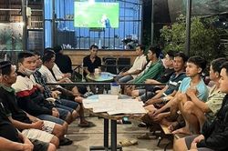Quán giải khát biến thành ổ cá độ bóng đá