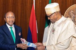 Nigeria phát hành tiền mới để chống lạm phát và tham nhũng