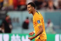 Man United 'soạn hợp đồng' hỏi mua hiện tượng World Cup thay Ronaldo