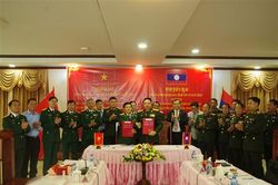 Hội đàm giữa Bộ CHQS tỉnh Quảng Trị - Savannakhet