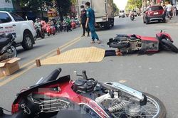 Tai nạn liên hoàn ở Bình Dương, nam sinh viên tử vong trên đường đi họp lớp