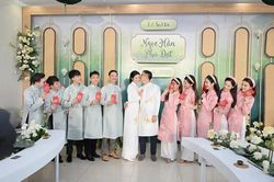 Hoa hậu Ngọc Hân diện áo dài thanh lịch trong ngày ăn hỏi